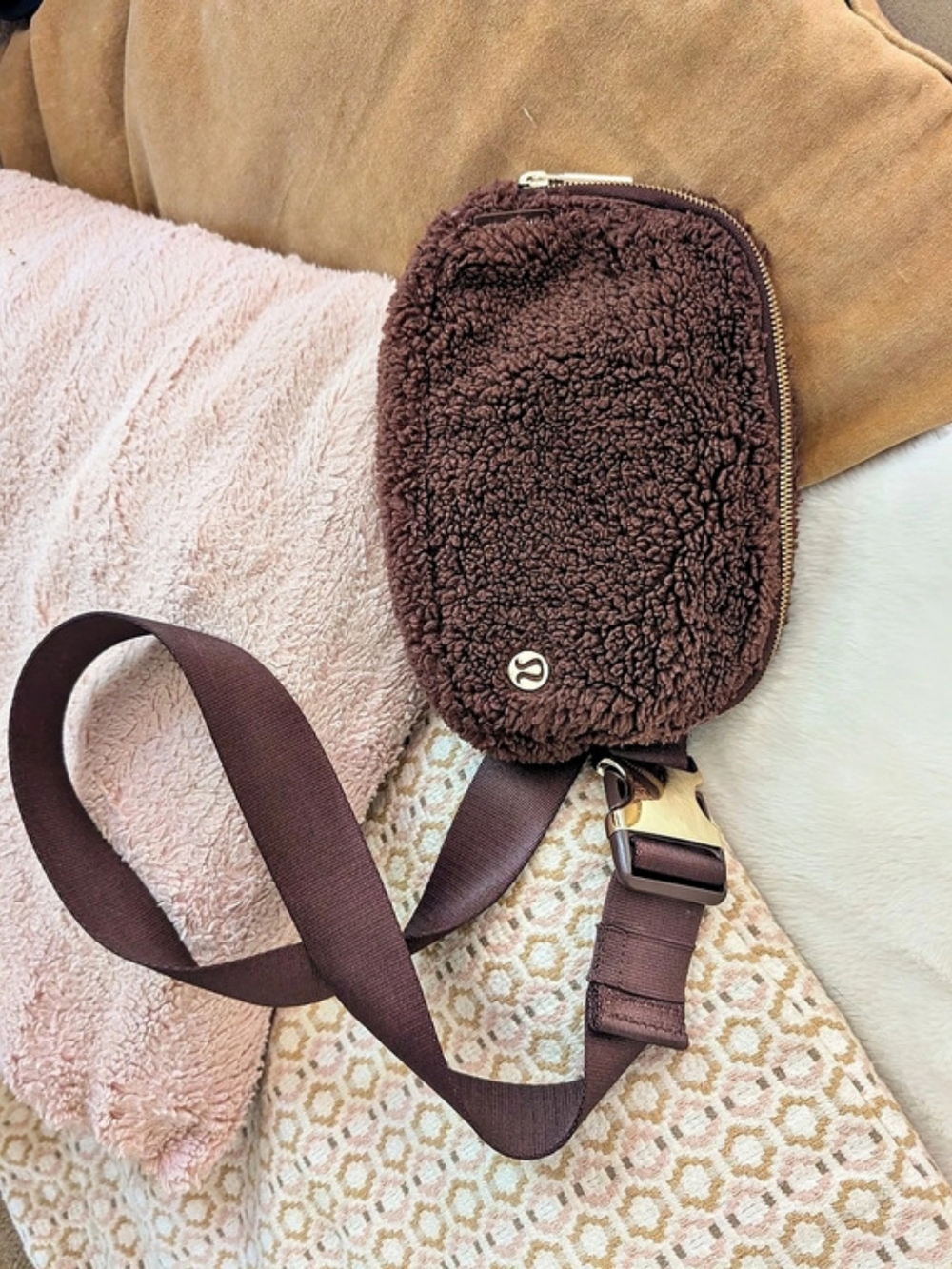 Lululemon Everywhere Belt Bag Fleece Sherpa Brown Java Gold Hardware NWOT